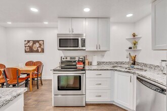 12067 Lampton View Dr in Riverton, UT - Building Photo - Building Photo