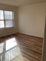 214 Locust St S in Sulphur Springs, TX - Building Photo