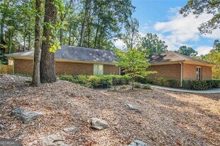 2052 Old Forge Way in Marietta, GA - Building Photo
