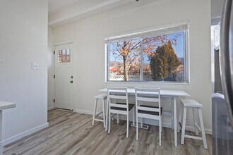 2719 S Melbourne St in Salt Lake City, UT - Foto de edificio - Building Photo