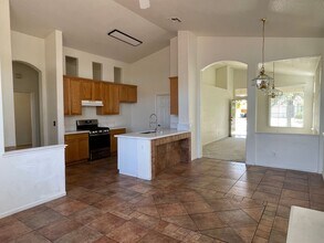 7915 Jacinto Rd in Elk Grove, CA - Building Photo - Building Photo