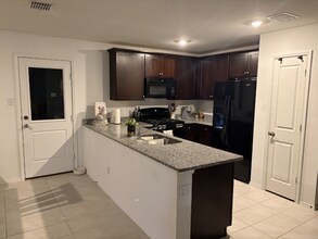 2853 Cobbleview Dr in Fort Worth, TX - Foto de edificio - Building Photo