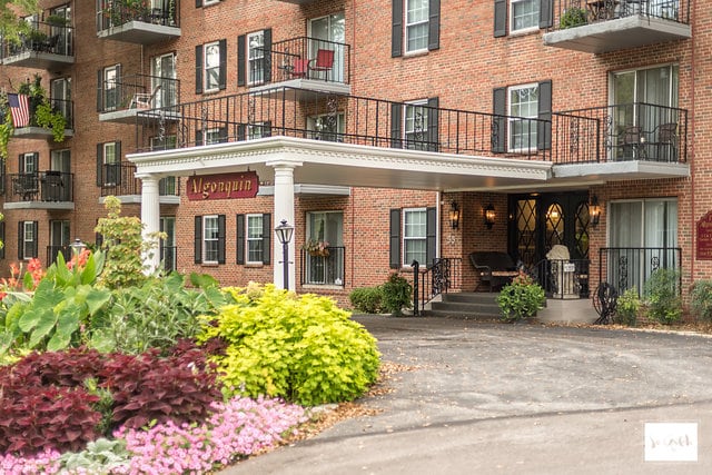 Algonquin Apartments in Webster Groves, MO - Foto de edificio - Building Photo