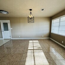 5569 Sonnier Ln in Groves, TX - Building Photo - Building Photo