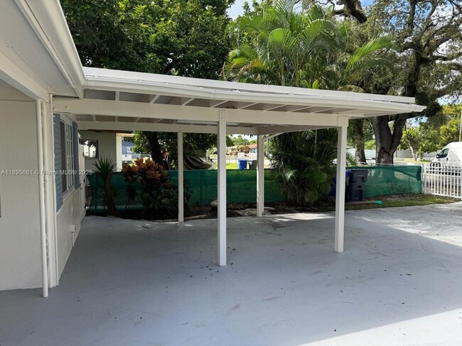 6148 Mayo St in Hollywood, FL - Building Photo - Building Photo