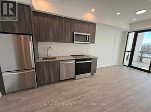 750 Whitlock Ave in Milton, ON - Building Photo - Building Photo