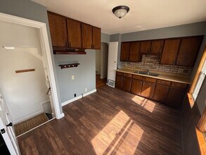 5533 Beechwood Ave in Maple Heights, OH - Foto de edificio - Building Photo