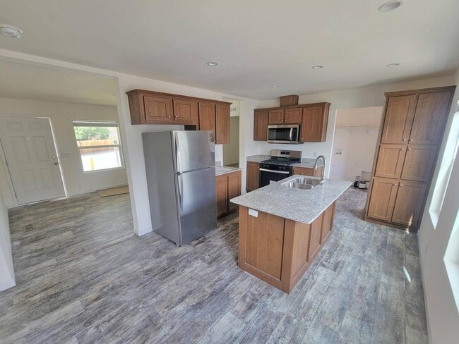509 E Sullivan St in Coalinga, CA - Building Photo - Building Photo