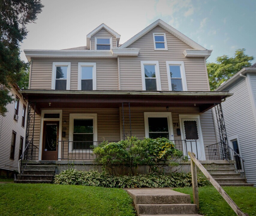 69 W Blake Ave in Columbus, OH - Building Photo