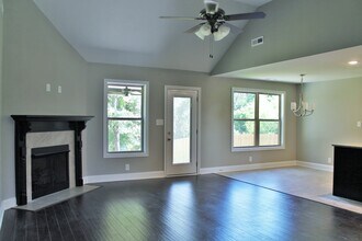 257 Azalea Dr in Oak Grove, KY - Building Photo - Building Photo