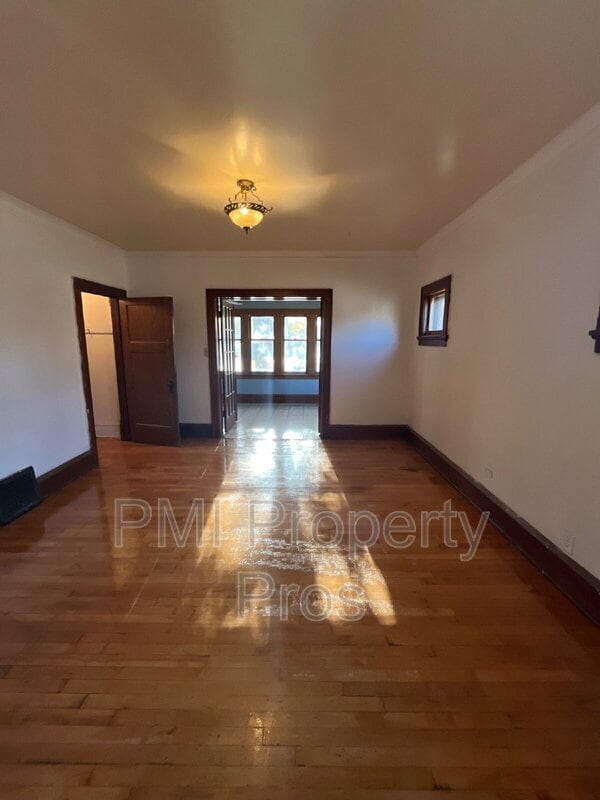 4572 W Fond du Lac Ave in Milwaukee, WI - Building Photo - Building Photo