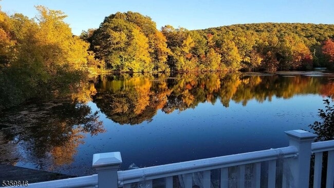 4 Island Trail in West Milford, NJ - Building Photo - Building Photo