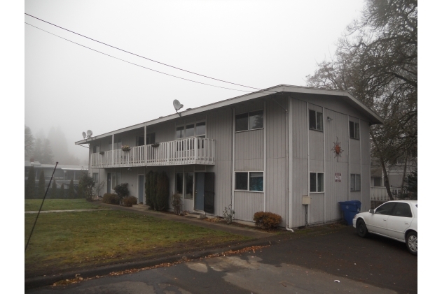 3874 Liberty Rd S in Salem, OR - Building Photo