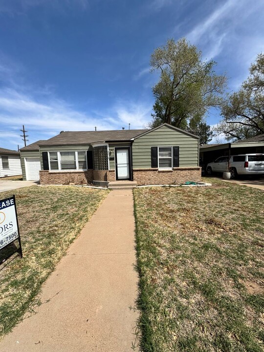 3318 29th St in Lubbock, TX - Building Photo