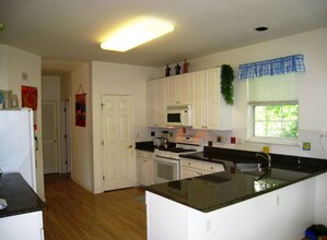 18 Hansom Rd in Basking Ridge, NJ - Building Photo - Building Photo