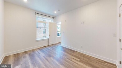 812 N 16th St in Philadelphia, PA - Building Photo - Building Photo