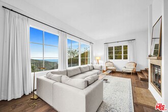 2382 Live Oak Meadows Rd in Malibu, CA - Building Photo - Building Photo
