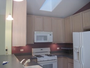 650 Mill Cir in Wheeling, IL - Building Photo - Building Photo