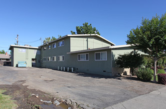 1224 Athens Ave in Modesto, CA - Building Photo - Building Photo