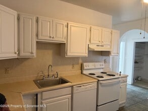 420 Smith St in Dunmore, PA - Building Photo - Building Photo