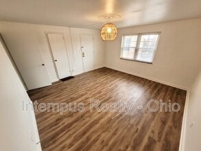 1060 Sells Ave in Columbus, OH - Building Photo - Building Photo