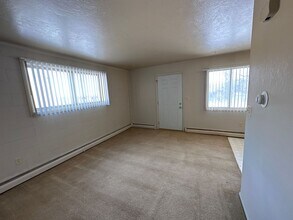 710 4th St SW in Minot, ND - Building Photo - Building Photo
