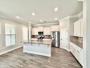 733 Elliston Dr in Gonzales, LA - Building Photo - Building Photo