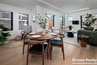 771 Beacon St in Boston, MA - Foto de edificio - Building Photo