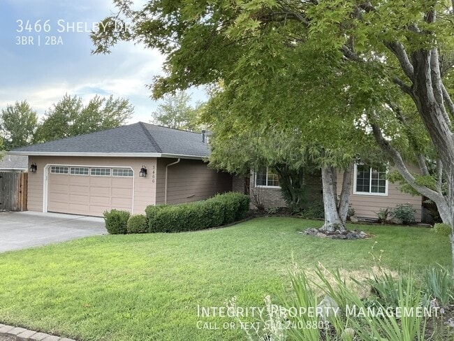 3466 Shelby Dr in Medford, OR - Building Photo - Building Photo