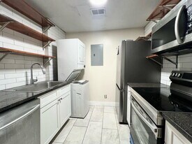 500 Parkway Dr NE in Atlanta, GA - Building Photo