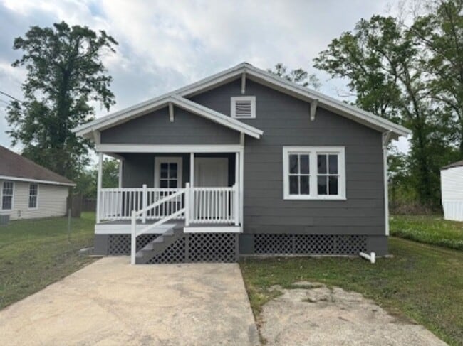 property at 408 E Michigan Ave