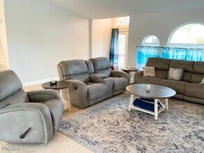 2537 SW 29th Terrace in Cape Coral, FL - Foto de edificio - Building Photo