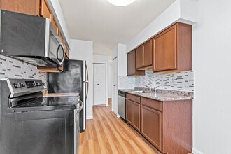 66 Banner Ct in Evesham, NJ - Foto de edificio - Building Photo