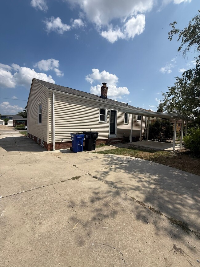 4188 E 187th St in Cleveland, OH - Building Photo - Building Photo