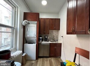 2129 Spring Garden St in Philadelphia, PA - Building Photo - Building Photo