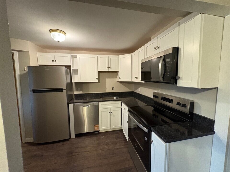 79 Wyman St in Newton, MA - Building Photo