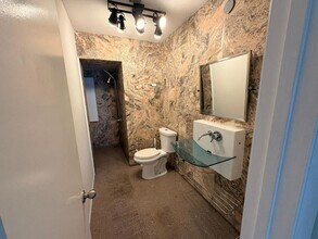 1618 NE 33rd St in Oakland Park, FL - Building Photo - Building Photo