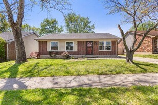 1576 Springfield Dr in Lexington, KY - Building Photo