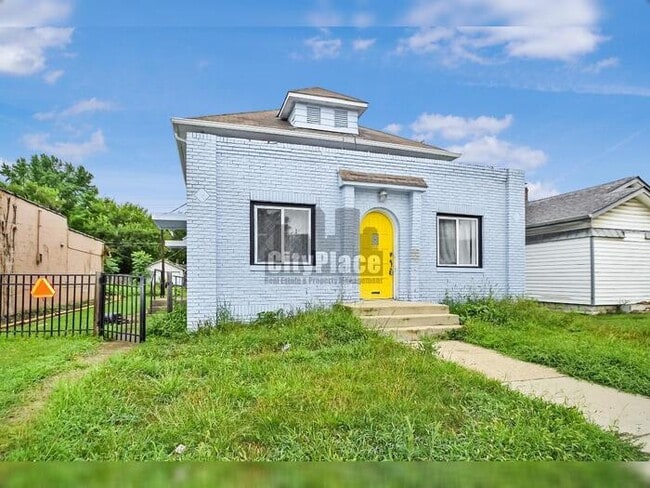 3936 E 10th St in Indianapolis, IN - Building Photo - Building Photo
