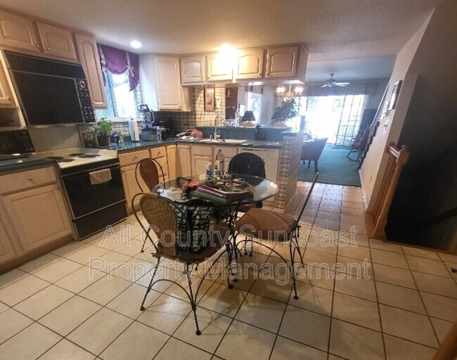 9710 Indian Key Trail in Seminole, FL - Building Photo - Building Photo