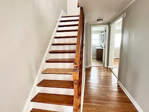 11 Wallace St in Enfield, CT - Building Photo - Building Photo