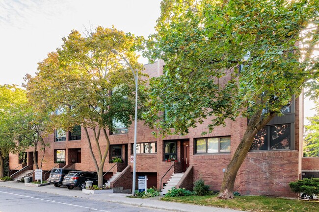 36 Somerville Av in Westmount, QC - Building Photo - Building Photo