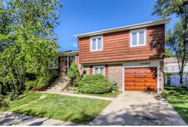 property at 4490 Cove Ln
