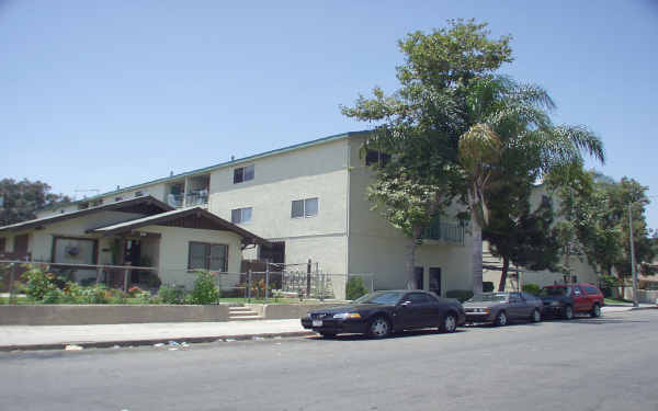 1959 Chestnut Ave in Long Beach, CA - Building Photo - Building Photo