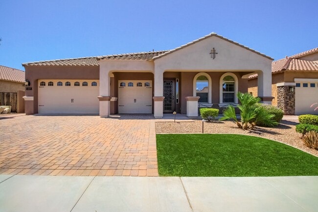 property at 237 E Lynx Pl