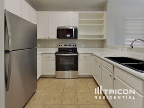 1382 S Sabino Dr in Gilbert, AZ - Building Photo - Building Photo