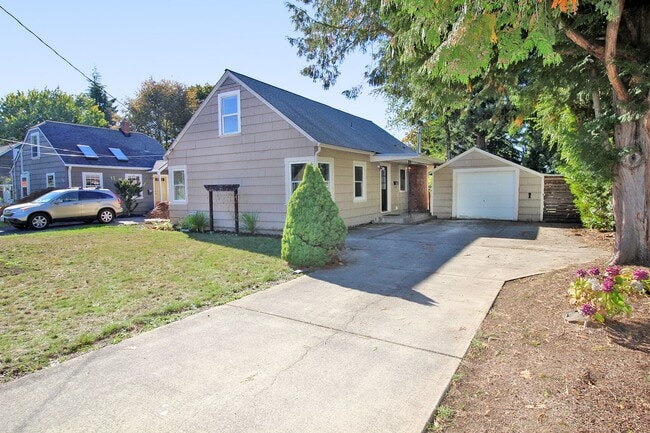 property at 805 NW Angeline Ave