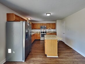 302 Triple Crown Way in Marysville, OH - Building Photo - Building Photo