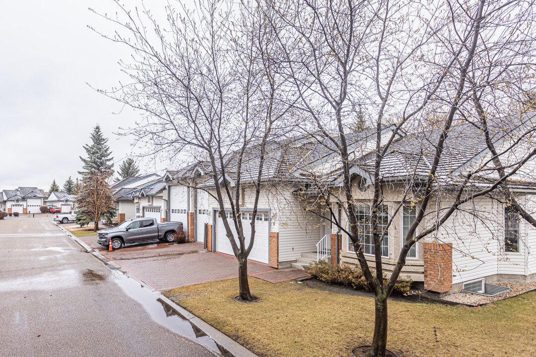 Horizon Harbour in Edmonton, AB - Building Photo