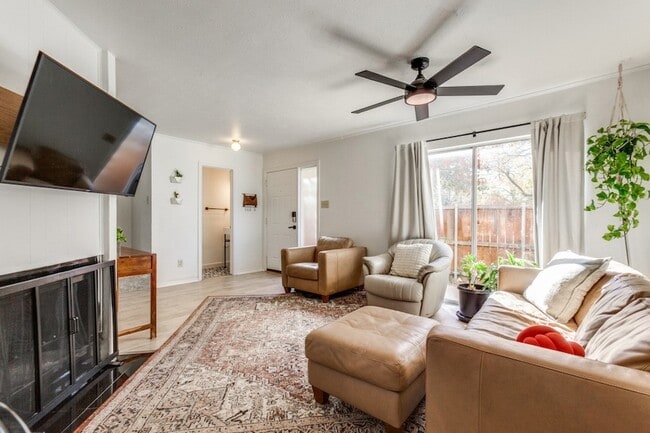 2606 Custer Pkwy